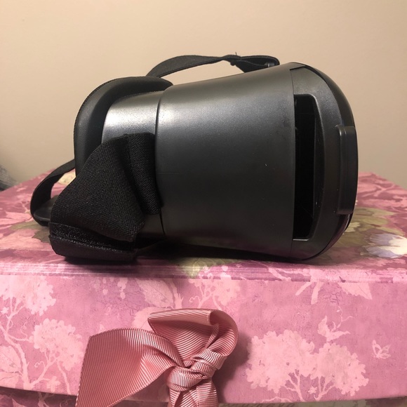 Virtual Reality Headset - Picture 7 of 8